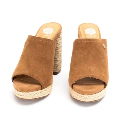 Women Yellow Box Slides><noscript><img width=