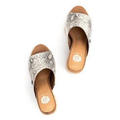 Women Yellow Box Slides><noscript><img width=