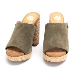 Women Yellow Box Slides><noscript><img width=