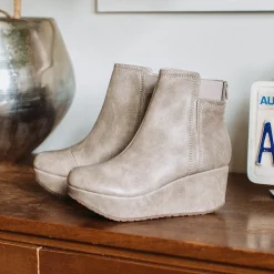 Women Yellow Box Boots & Booties><noscript><img width=