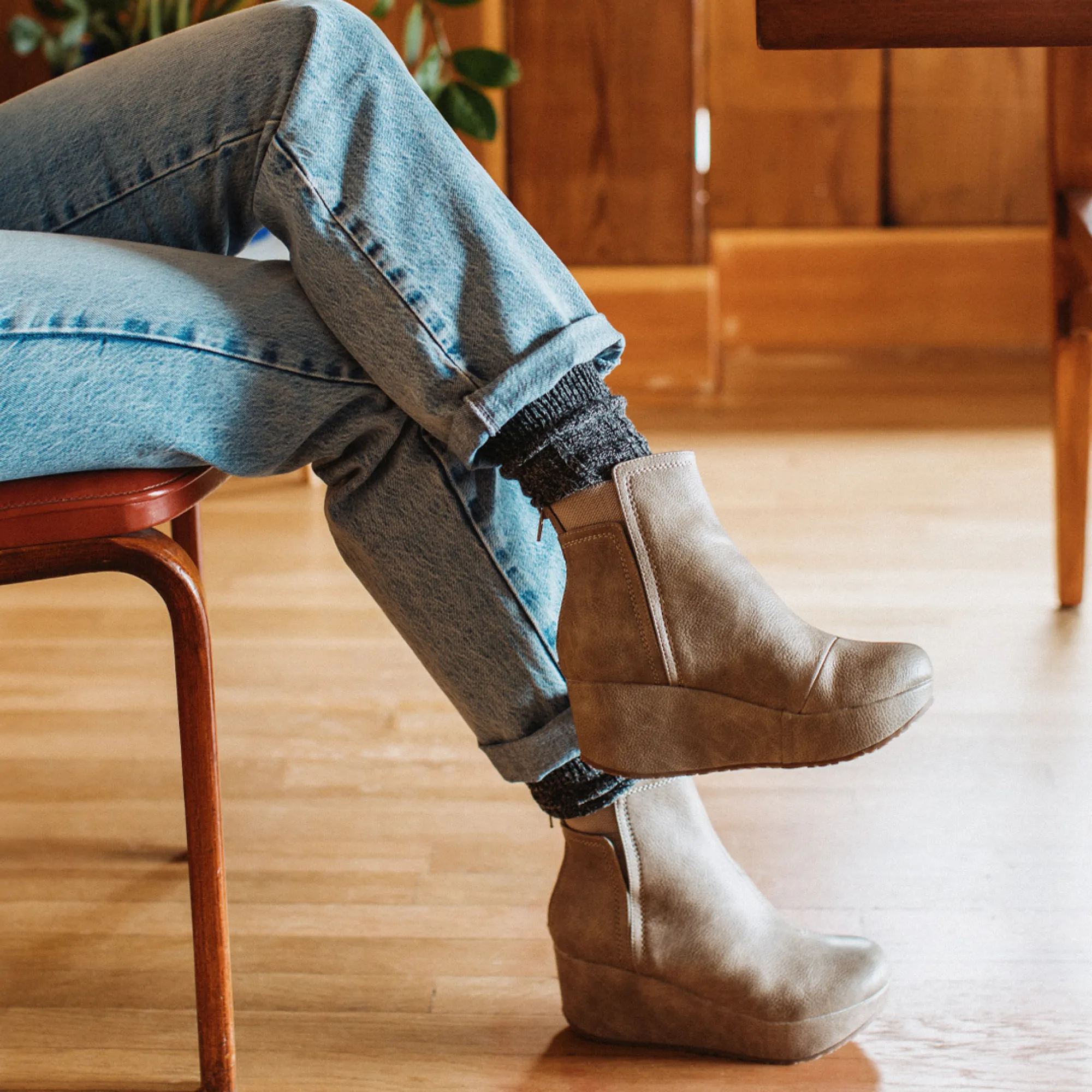 Women Yellow Box Boots & Booties>Brit Y Wedge Ankle Boot