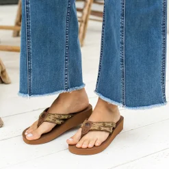 Women Yellow Box Flip Flops><noscript><img width=