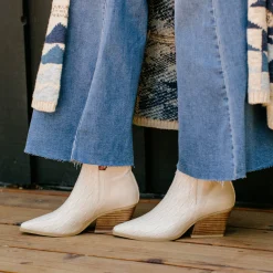 Women Yellow Box Boots & Booties><noscript><img width=