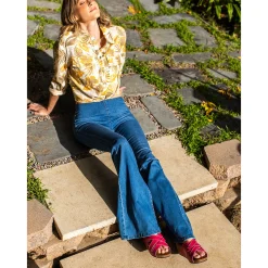 Women Yellow Box Slides><noscript><img width=