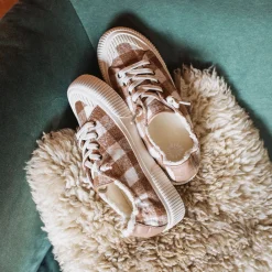 Women Yellow Box Sneakers & Flats><noscript><img width=