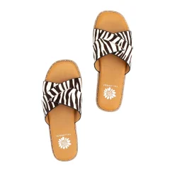 Women Yellow Box Slides><noscript><img width=