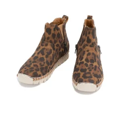 Women Yellow Box Sneakers & Flats><noscript><img width=