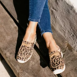 Women Yellow Box Sneakers & Flats><noscript><img width=