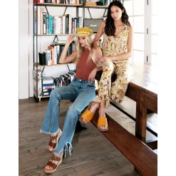 Women Yellow Box Slides><noscript><img width=