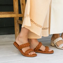 Women Yellow Box Slides><noscript><img width=