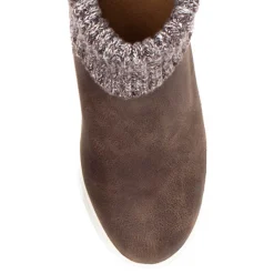 Women Yellow Box Sneakers & Flats><noscript><img width=