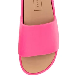 Women Yellow Box Slides><noscript><img width=